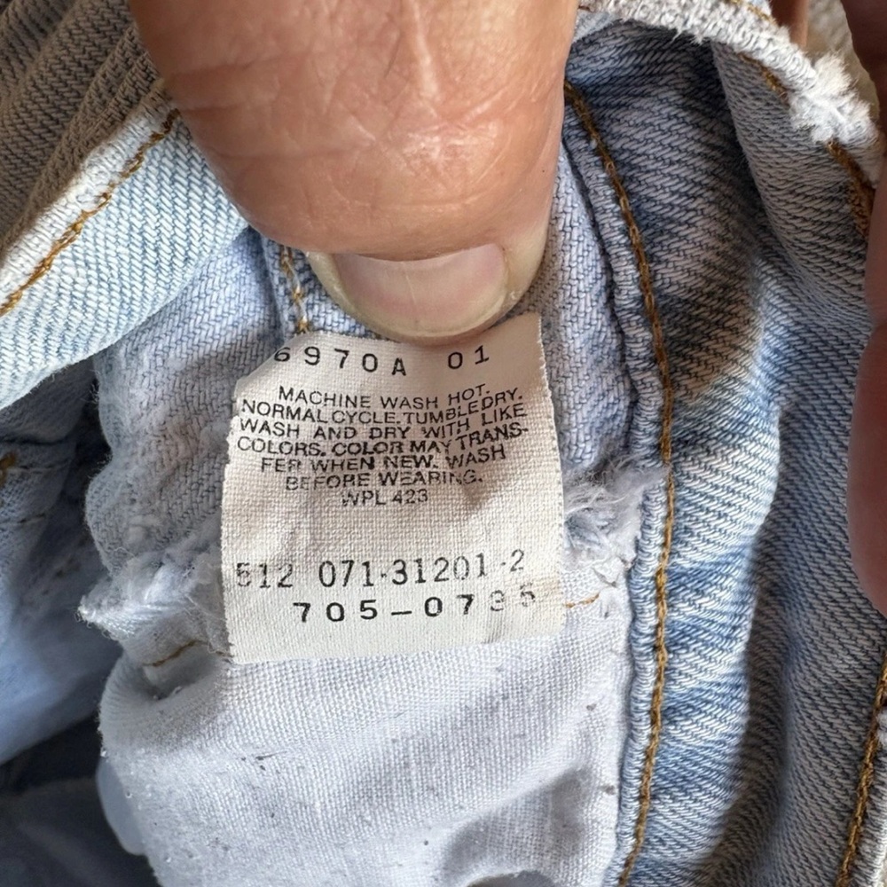 Vintage Levi’s 512 Student Fit Jeans 26x28 Made in USA Light Wash 100% Cotton - Picture 11 of 11